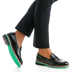 Lloyd Damen Slipper UMI Glanzleder schwarz S13 13-827-40