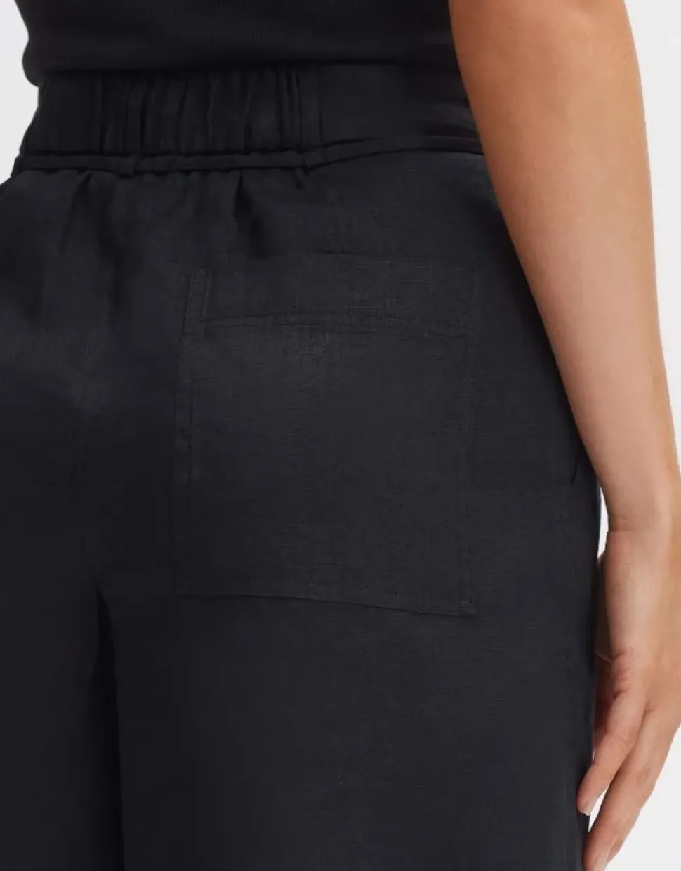 OPUS Leinenshorts MARILLA Wide mit Bundfalten schwarz S14 10290410671100
