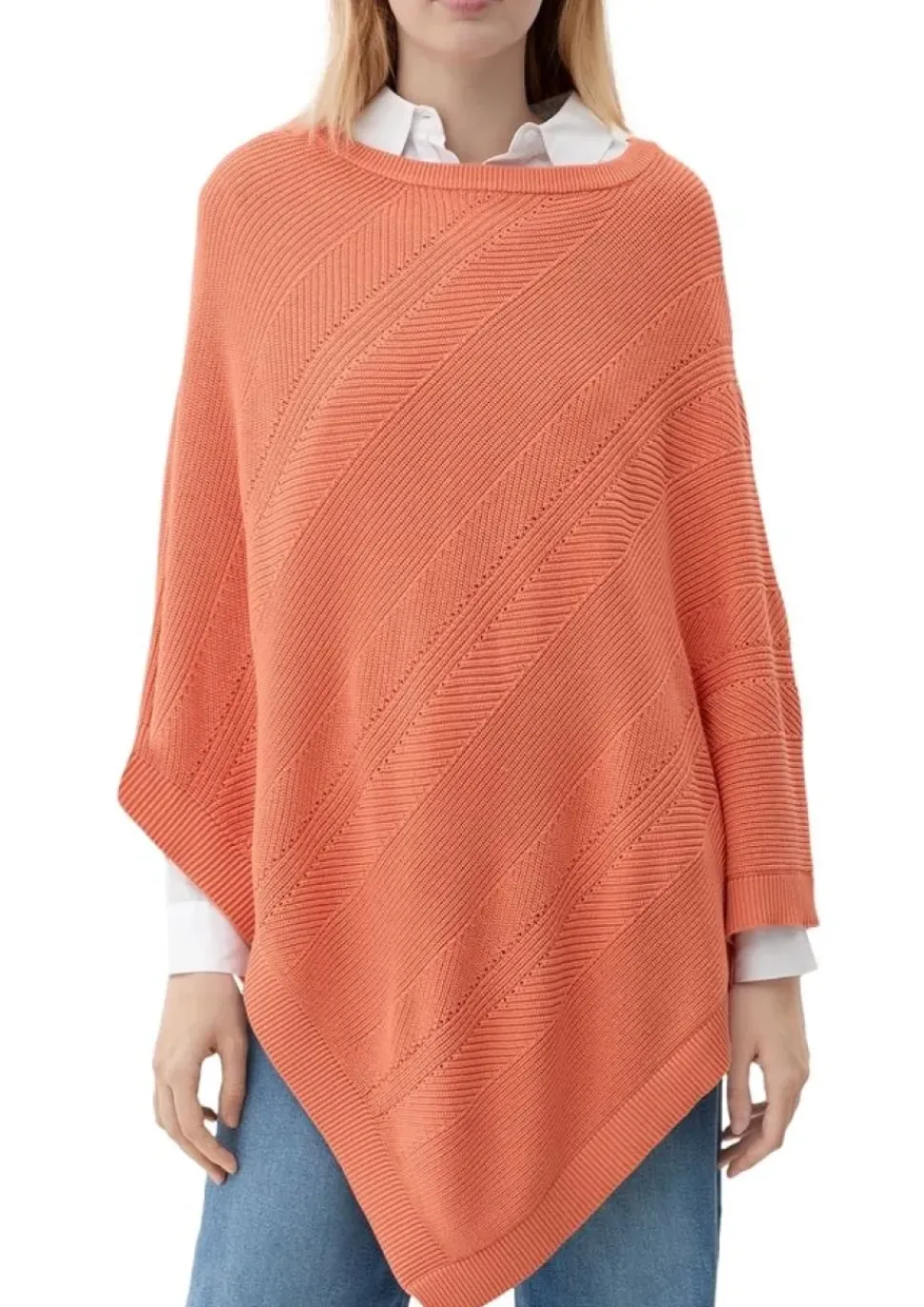 s.Oliver Strickponcho aus Viskosemix weiß, blau, orange S13 2128002